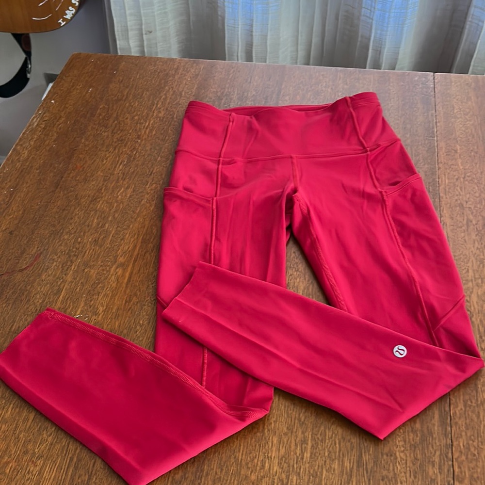 Lululemon leggings red